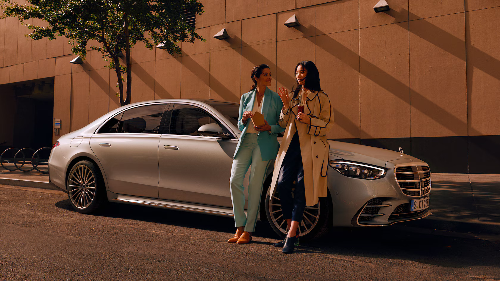 Luxury car with customers